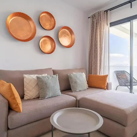 Awesome In With 3 Bedrooms, Wifi And Swimming Pool Apartament