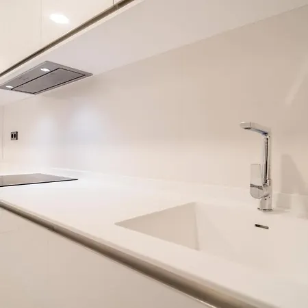 Awesome In With 3 Bedrooms, Wifi And Swimming Pool Apartment *
